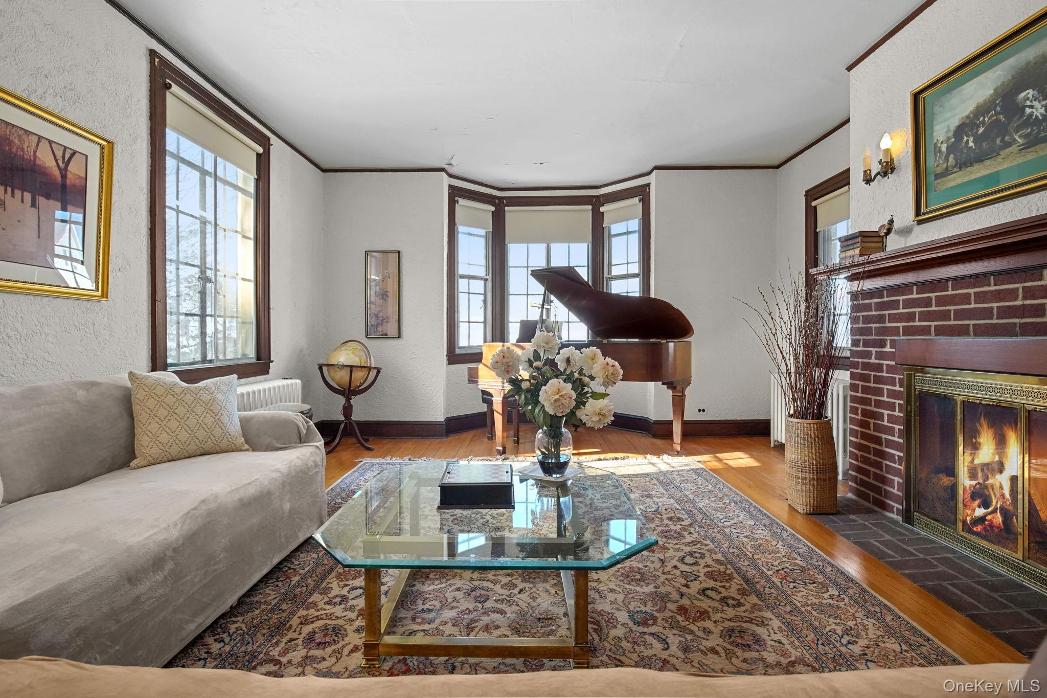 19 Surrey Lane, Yonkers, NY 10710