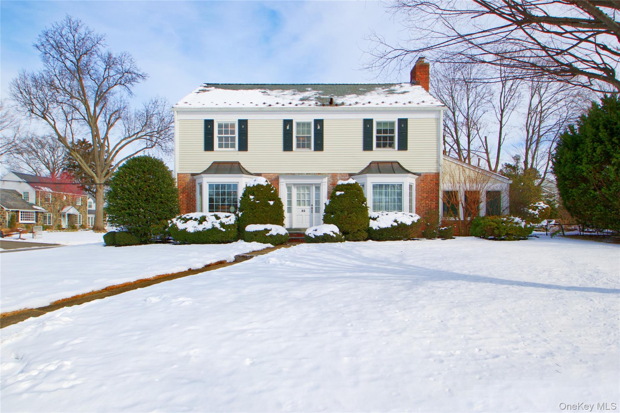 32 Barnard Place, Manhasset, NY 11030