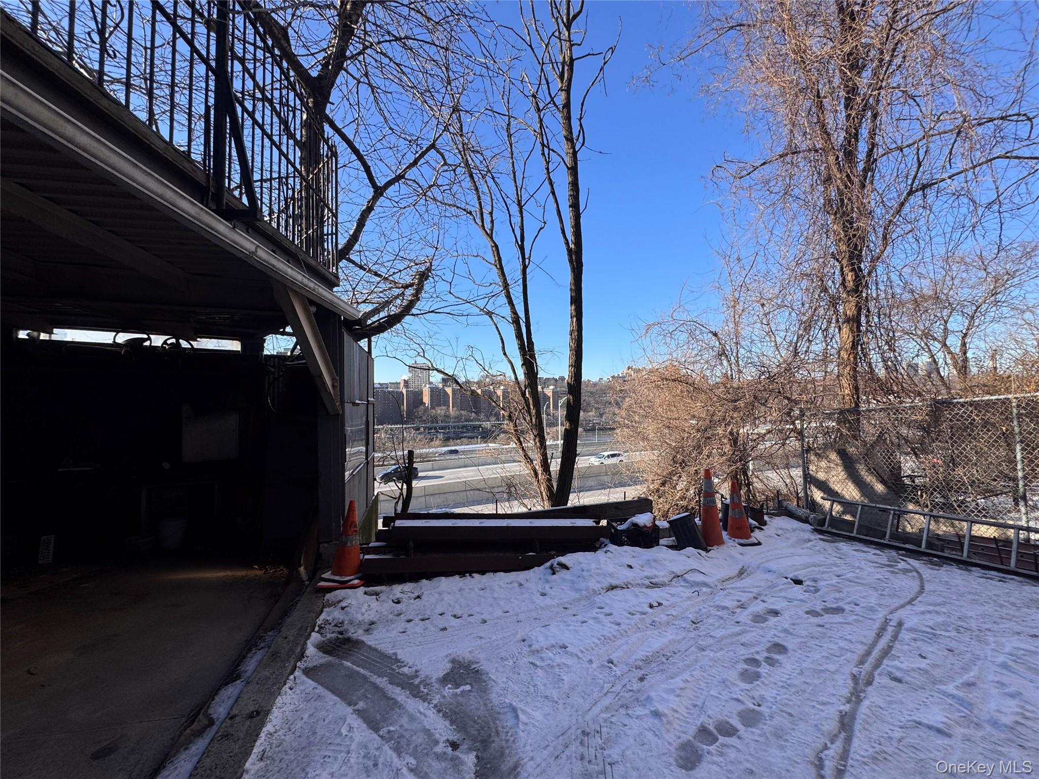 907 Summit Avenue, Bronx, NY 10452