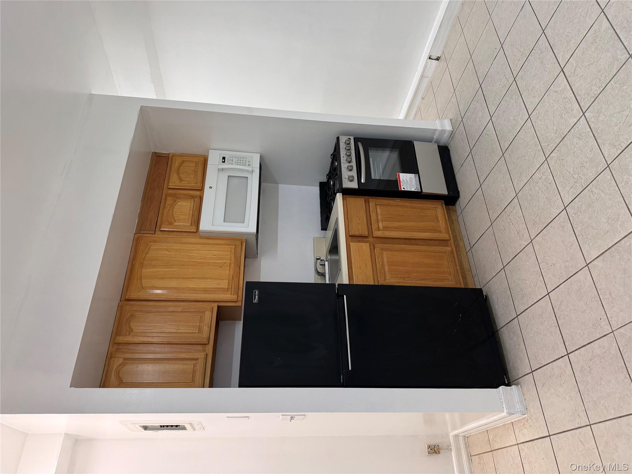 87-14 57th Road # Prof C, Elmhurst, NY 11373