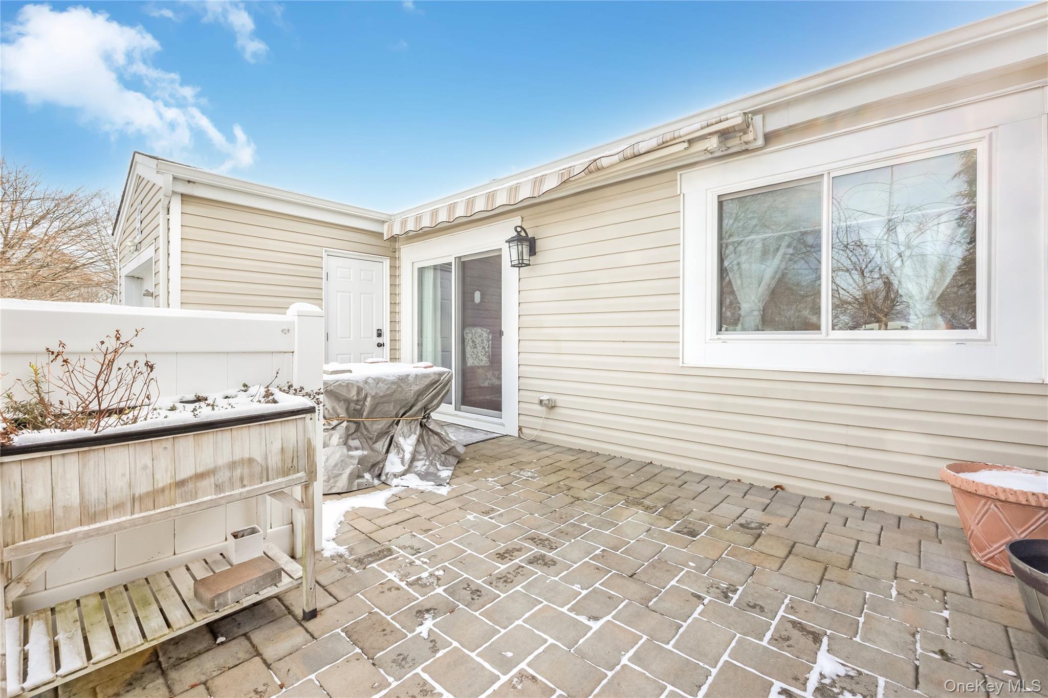 203 Cabot Court S, Saint James, NY 11780