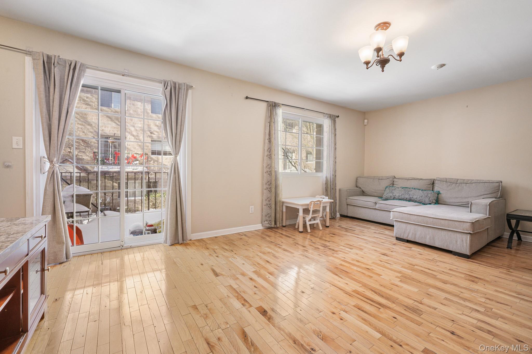 29 Klint Court, Nanuet, NY 10954