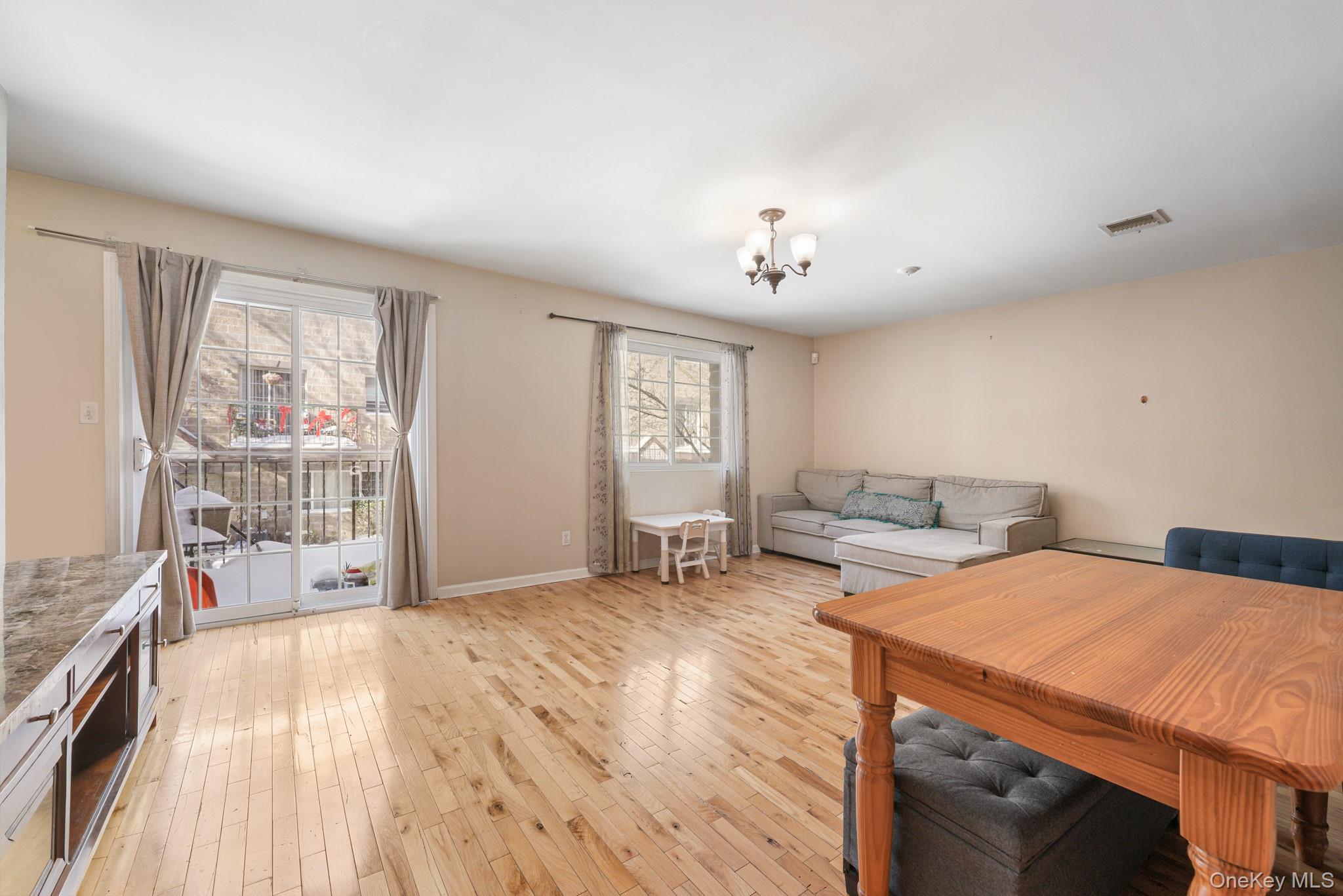 29 Klint Court, Nanuet, NY 10954