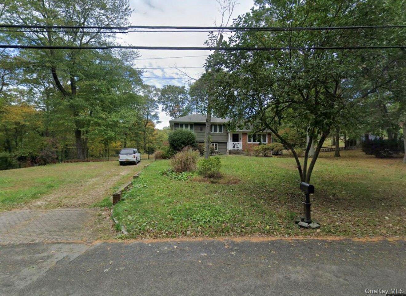 13 Ingold Drive, Dix Hills, NY 11746