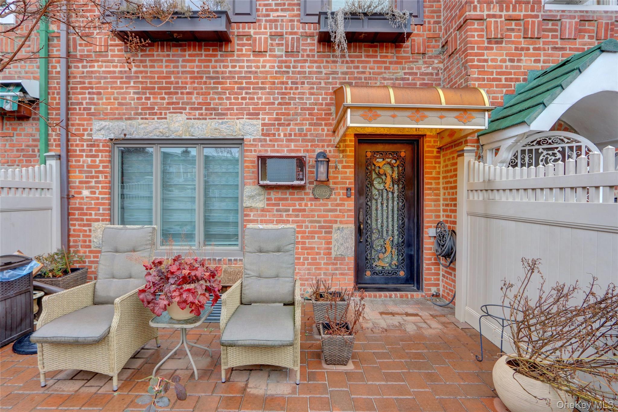 60-23 77th Place, Middle Village, NY 11379