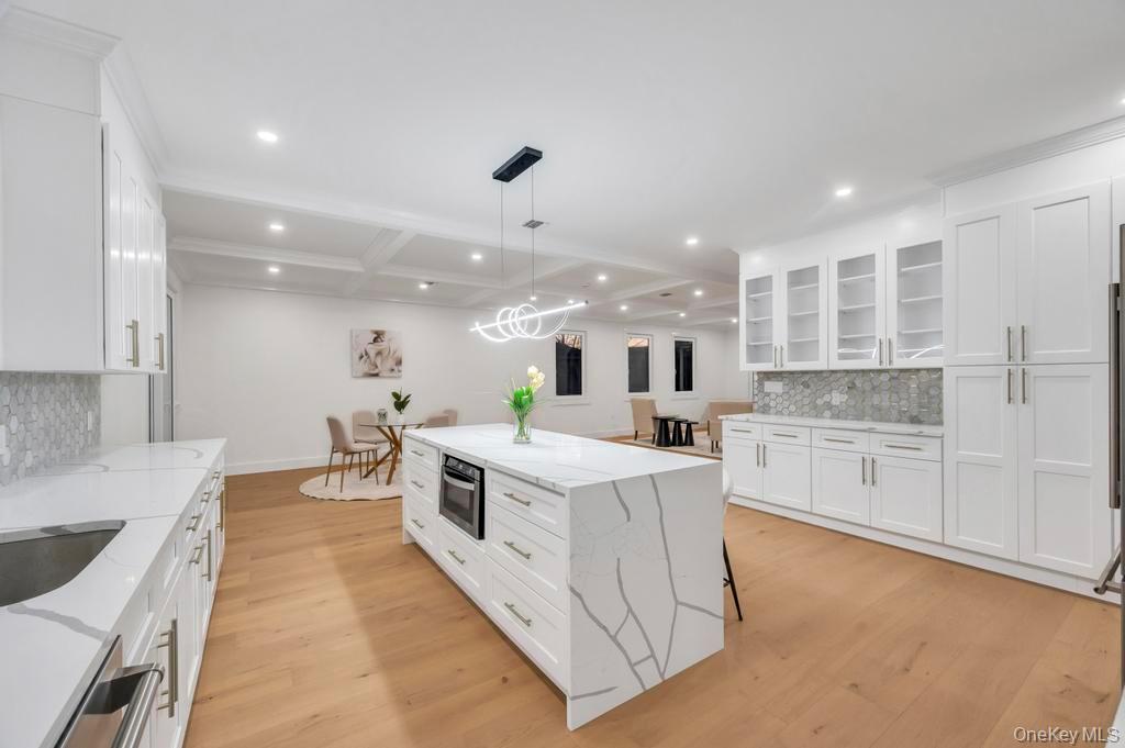 472 Farmranch Road E, Bethpage, NY 11714