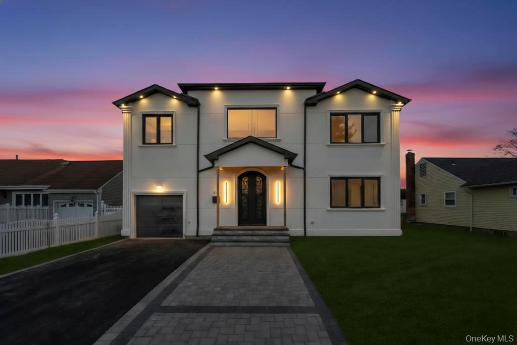 472 Farmranch Road E, Bethpage, NY 11714