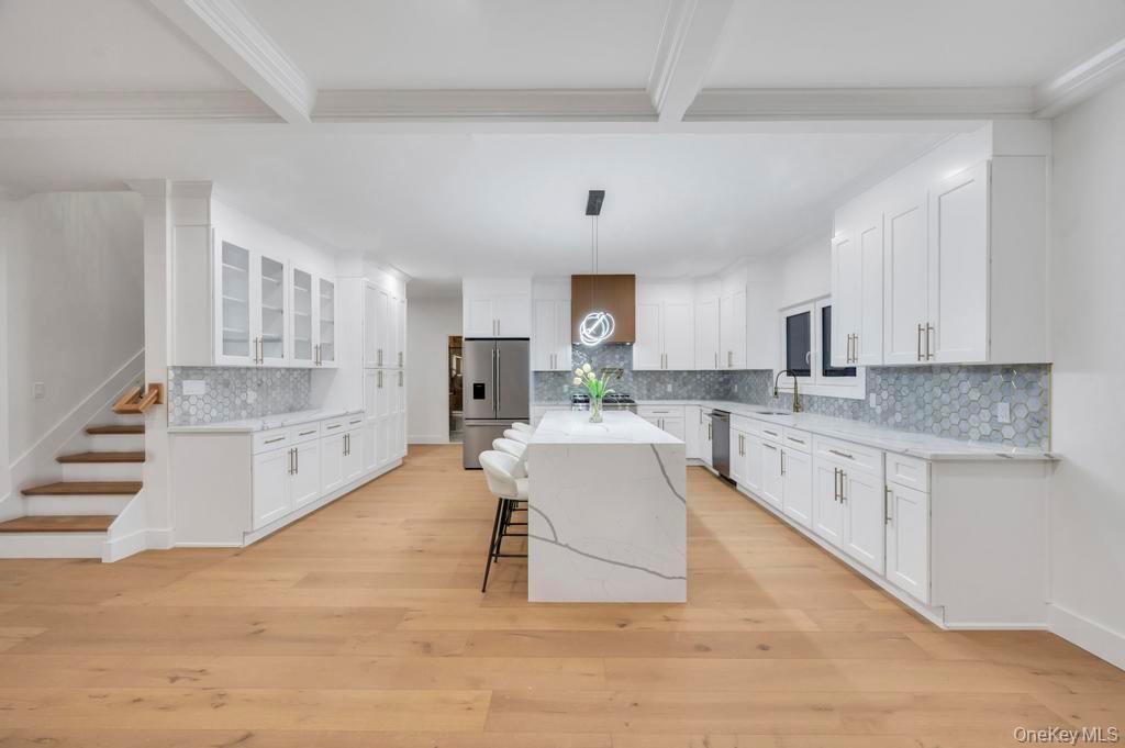 472 Farmranch Road E, Bethpage, NY 11714