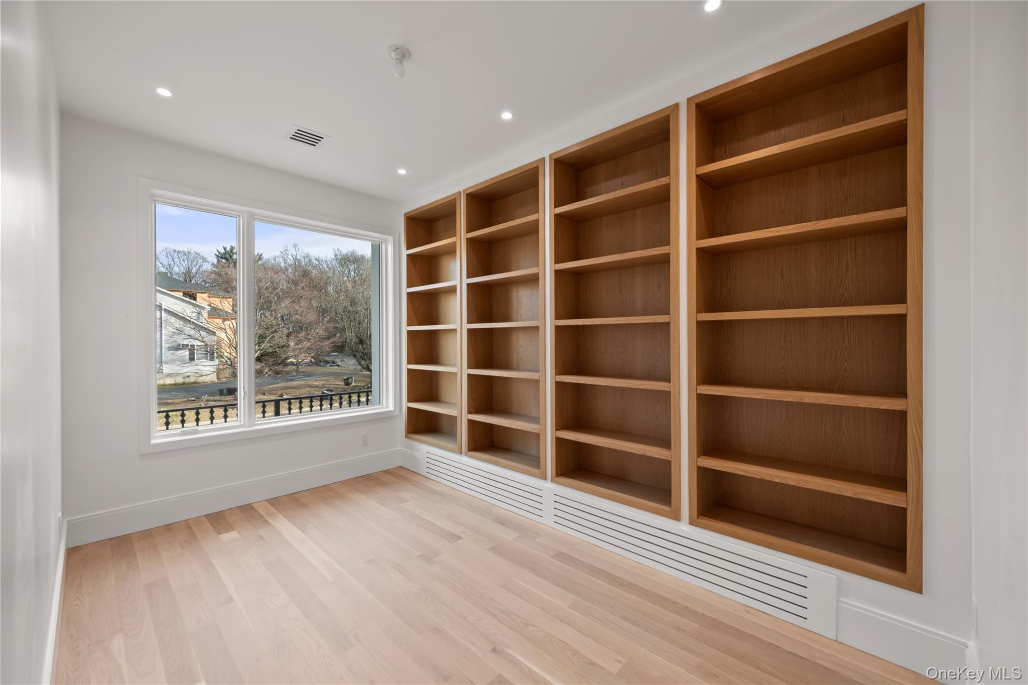 1 Dykstras Way W # 201, Monsey, NY 10952