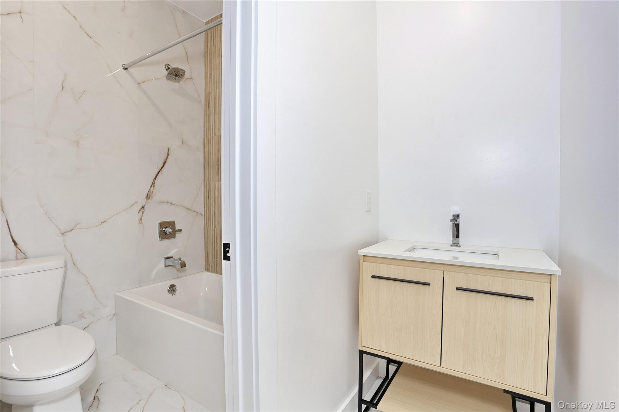 1 Dykstras Way W # 201, Monsey, NY 10952