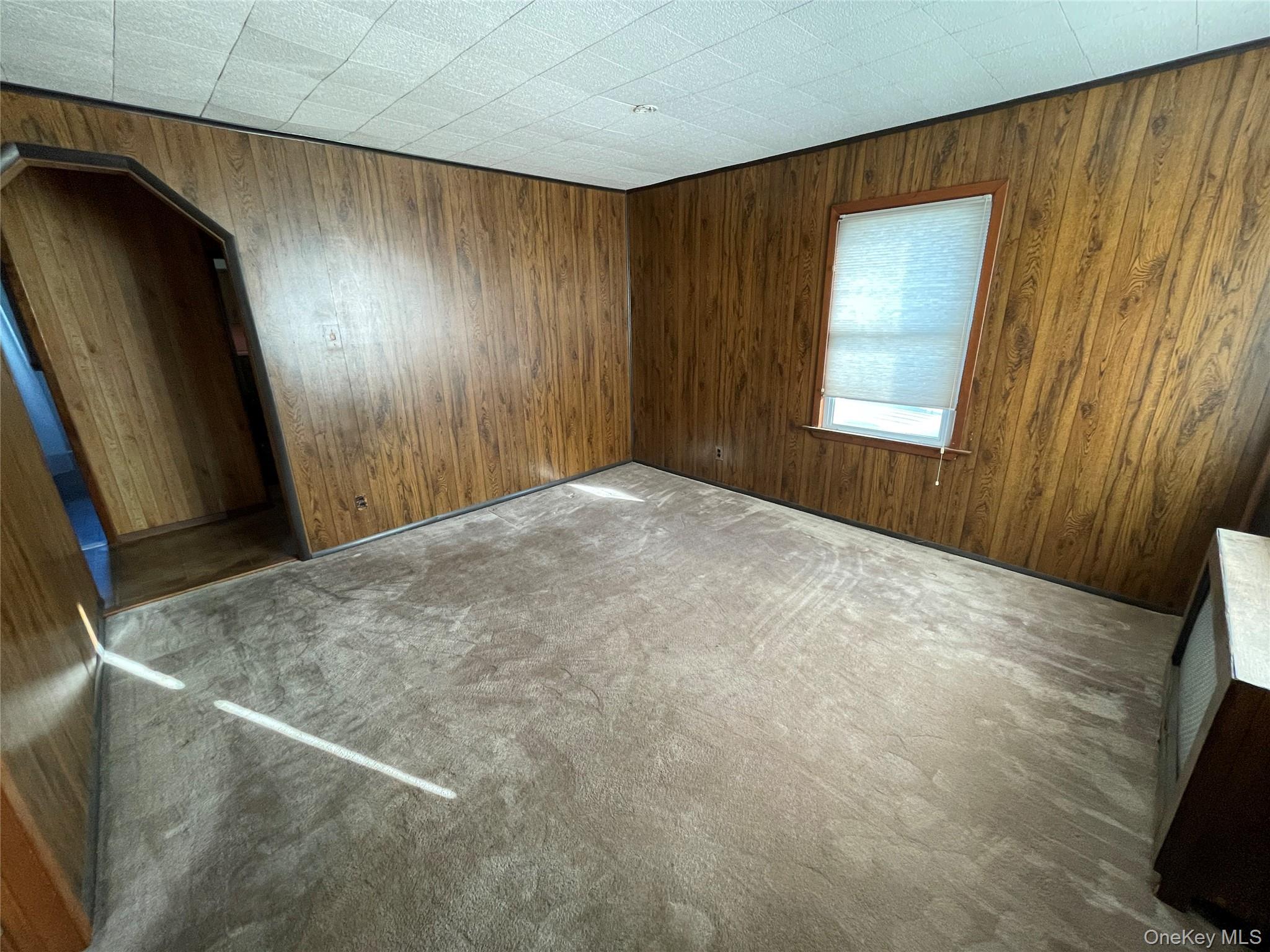 20 Wyona Avenue, Lindenhurst, NY 11757