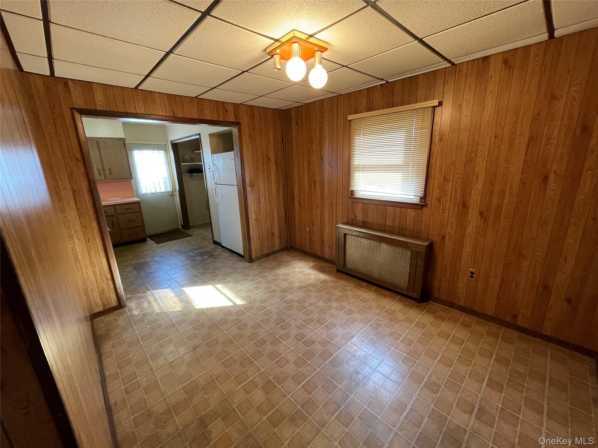 20 Wyona Avenue, Lindenhurst, NY 11757