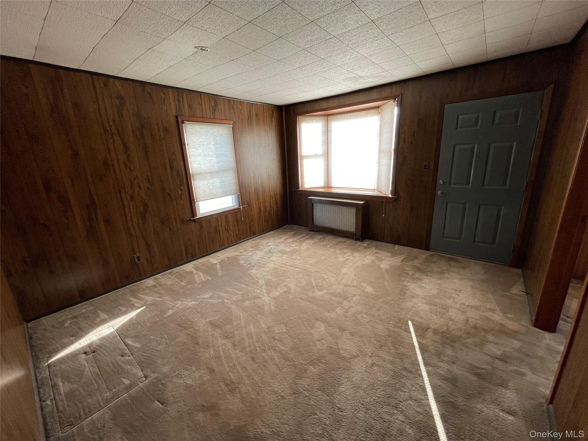 20 Wyona Avenue, Lindenhurst, NY 11757