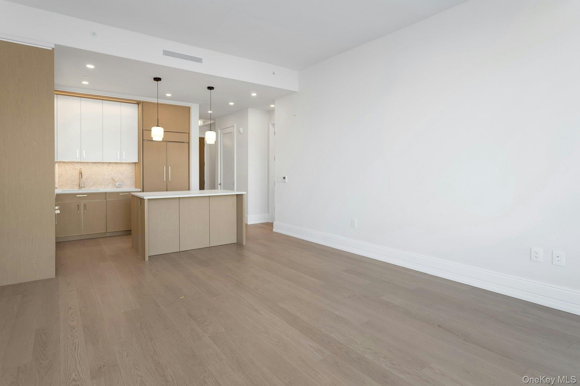 4 Lighthouse Landing # 420, Sleepy Hollow, NY 10591