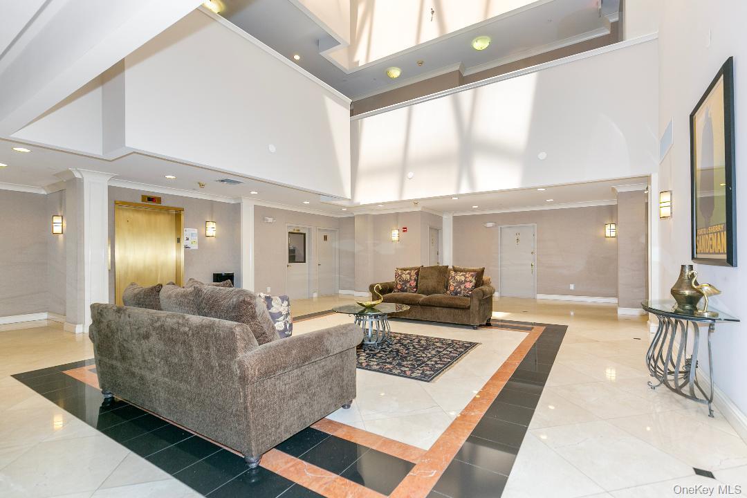 one portico ct, Great Neck, NY 11021