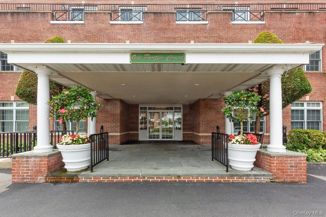 one portico ct, Great Neck, NY 11021