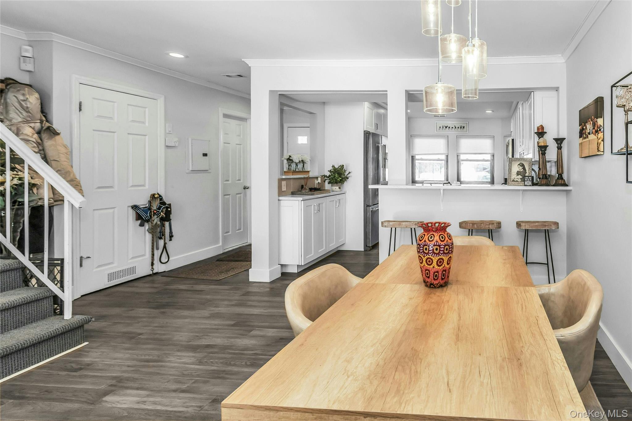 6 Cold Harbour Lane, Woodbury, NY 11797