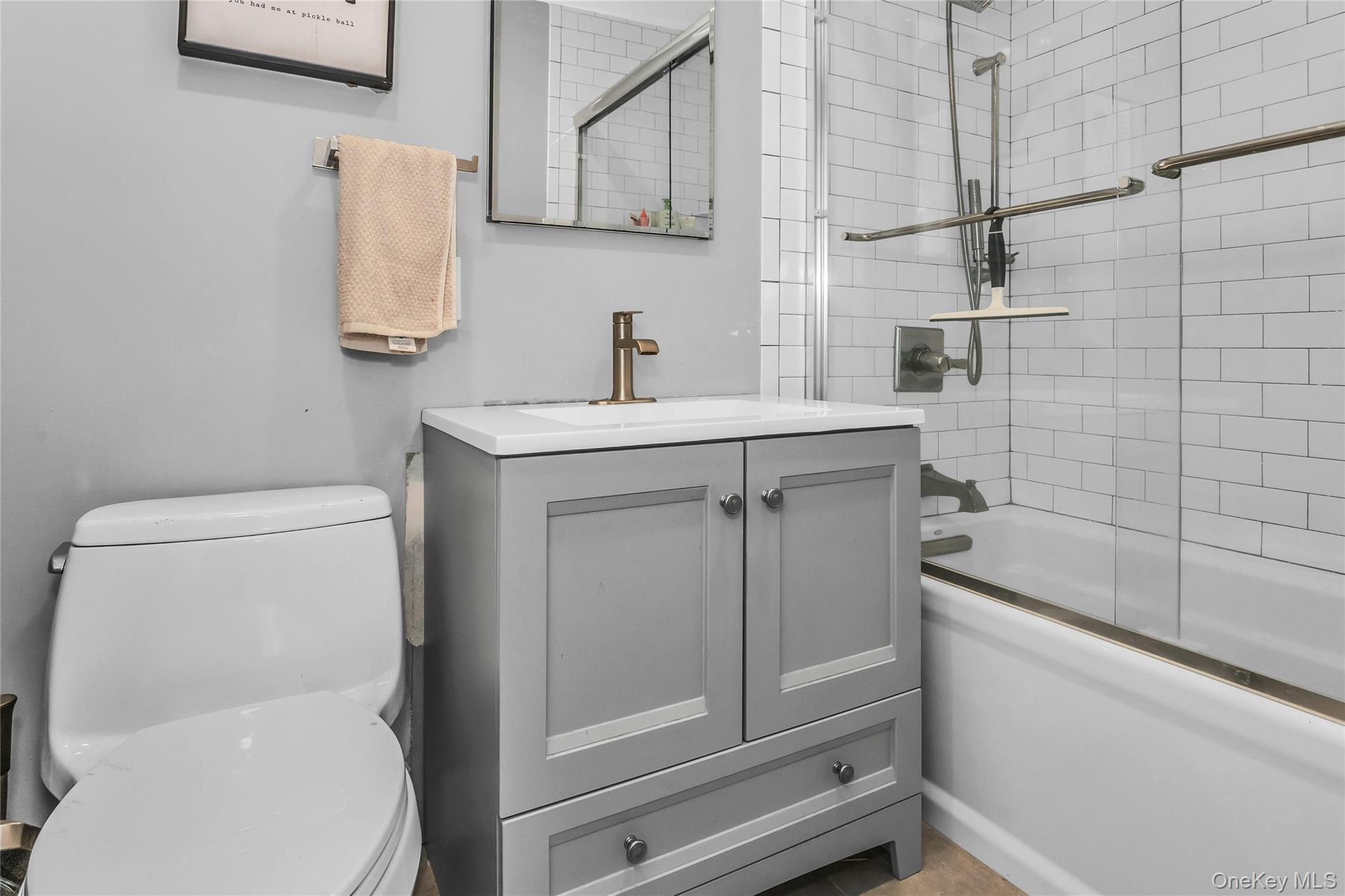 6 Cold Harbour Lane, Woodbury, NY 11797