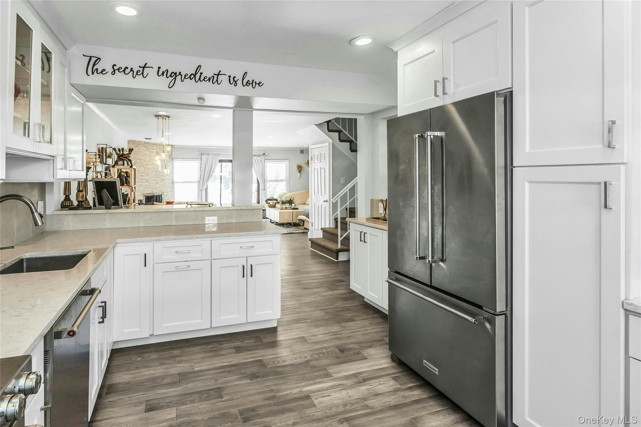 6 Cold Harbour Lane, Woodbury, NY 11797