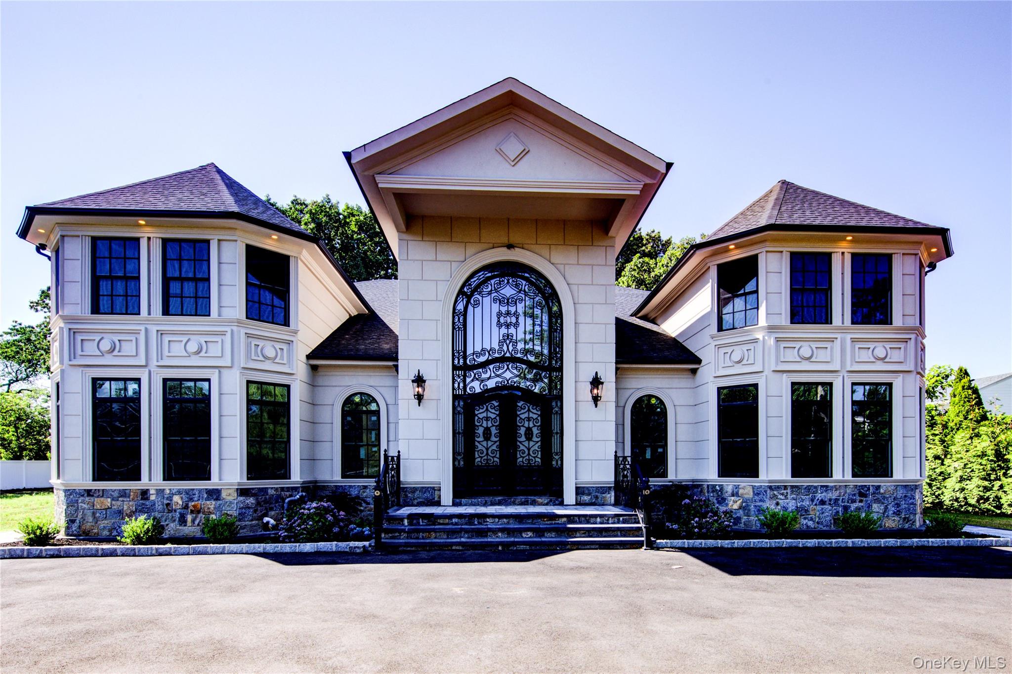 51 Walter, Hicksville, NY 11801