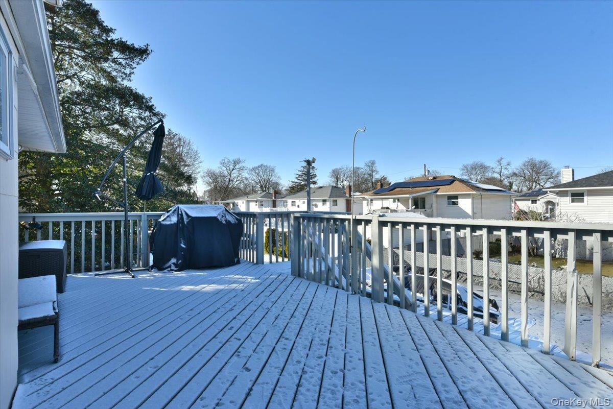 255 Brookside Court, Copiague, NY 11726