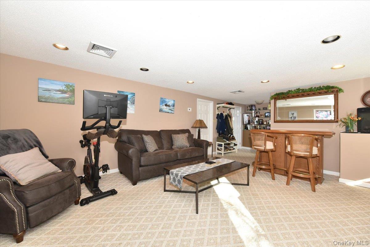 255 Brookside Court, Copiague, NY 11726