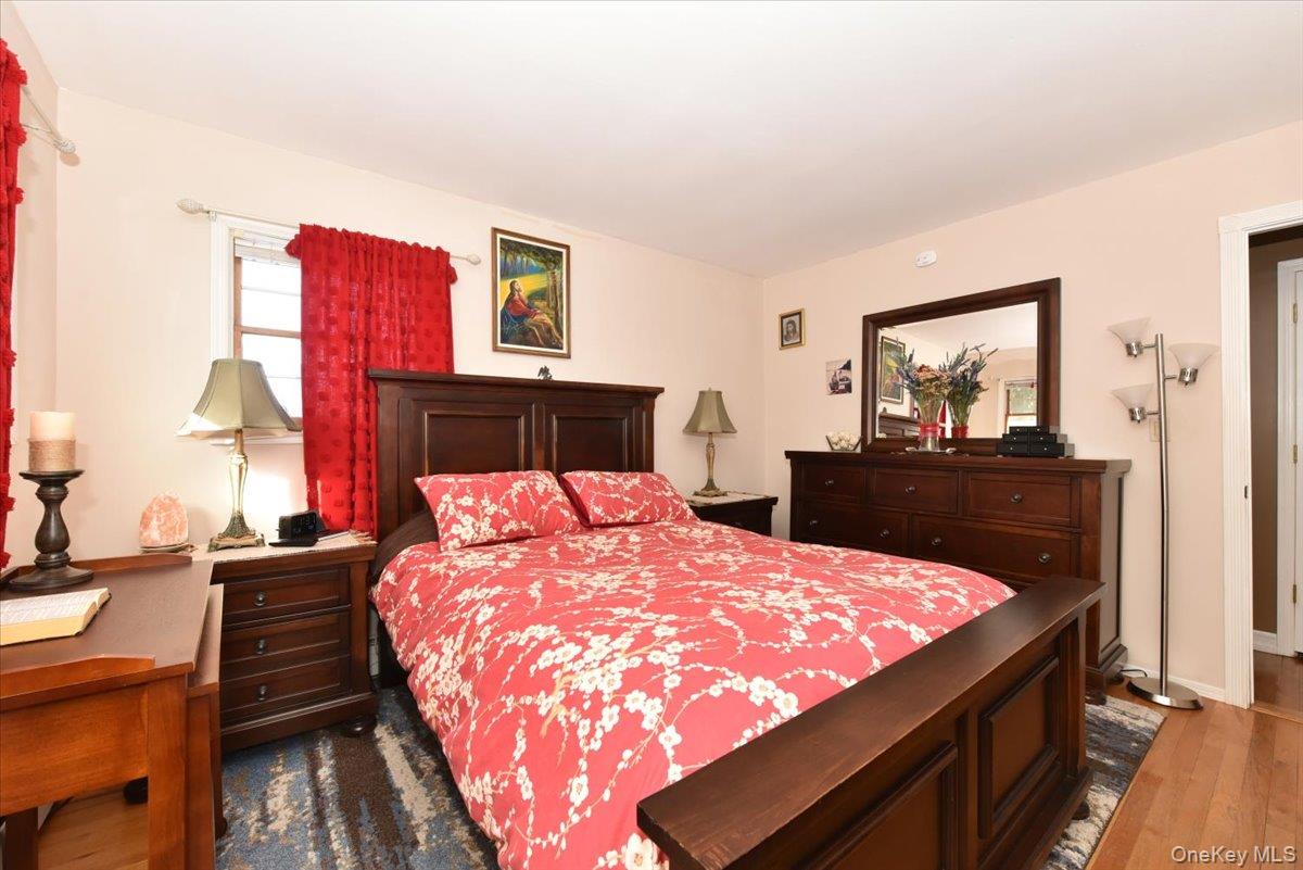 255 Brookside Court, Copiague, NY 11726