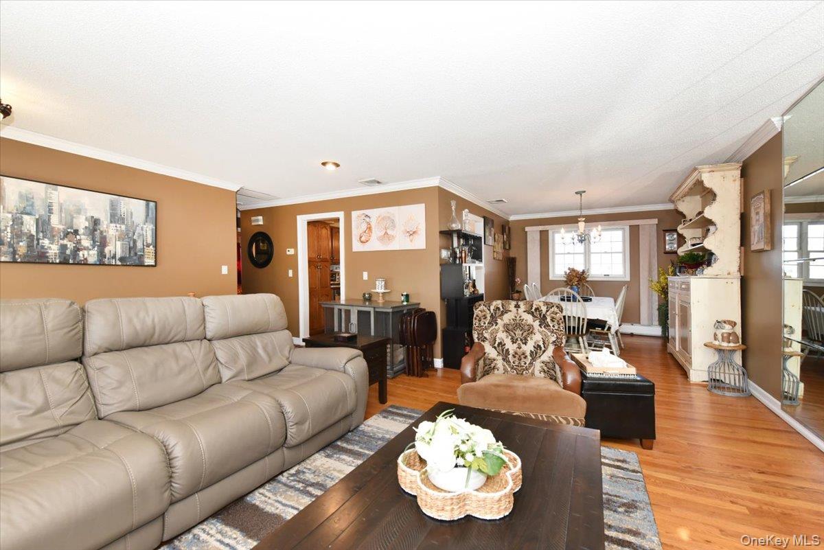 255 Brookside Court, Copiague, NY 11726