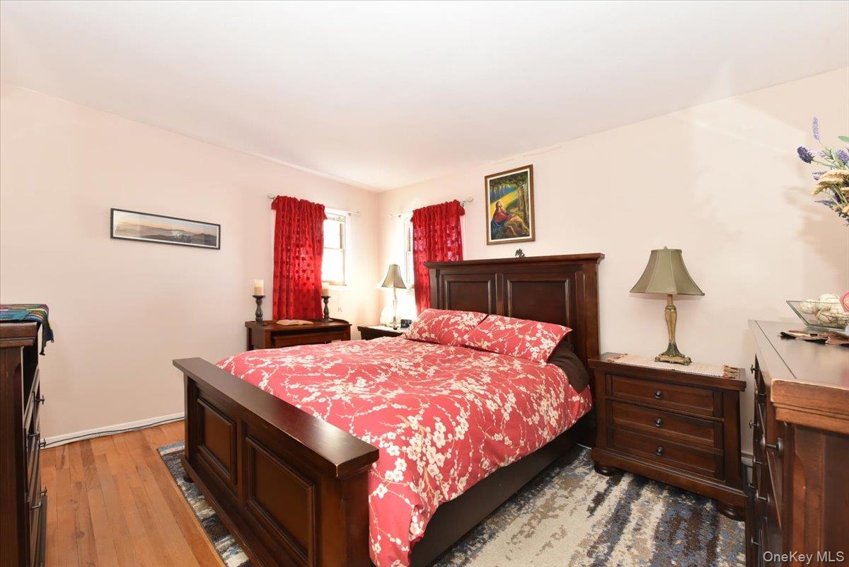 255 Brookside Court, Copiague, NY 11726