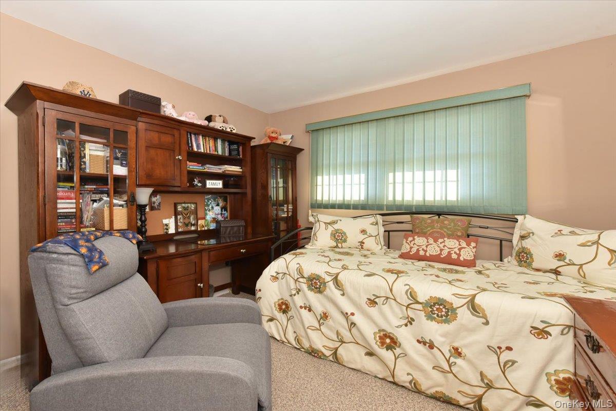 255 Brookside Court, Copiague, NY 11726