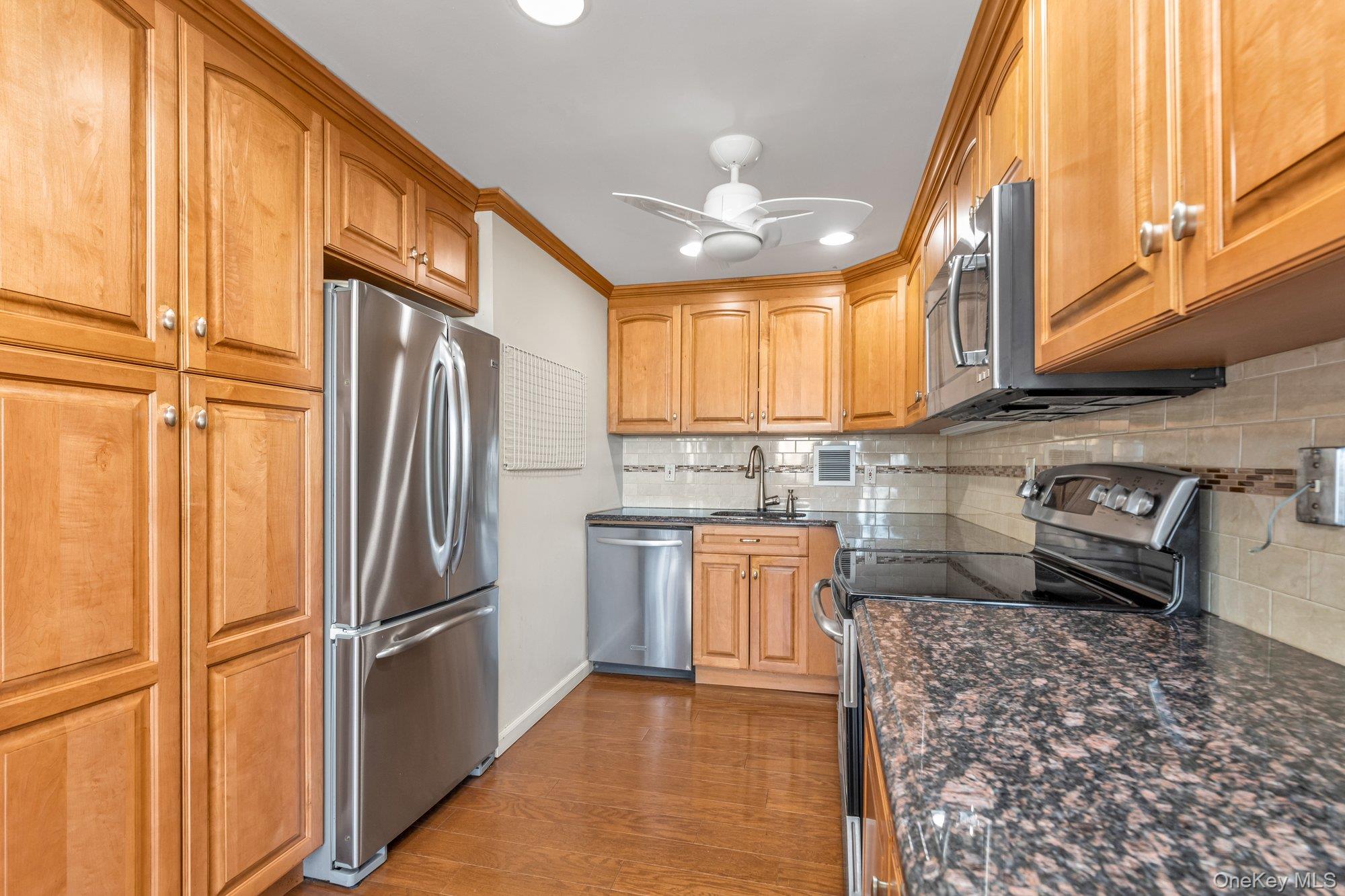 162-11 9th # 7B, Beechhurst, NY 11357