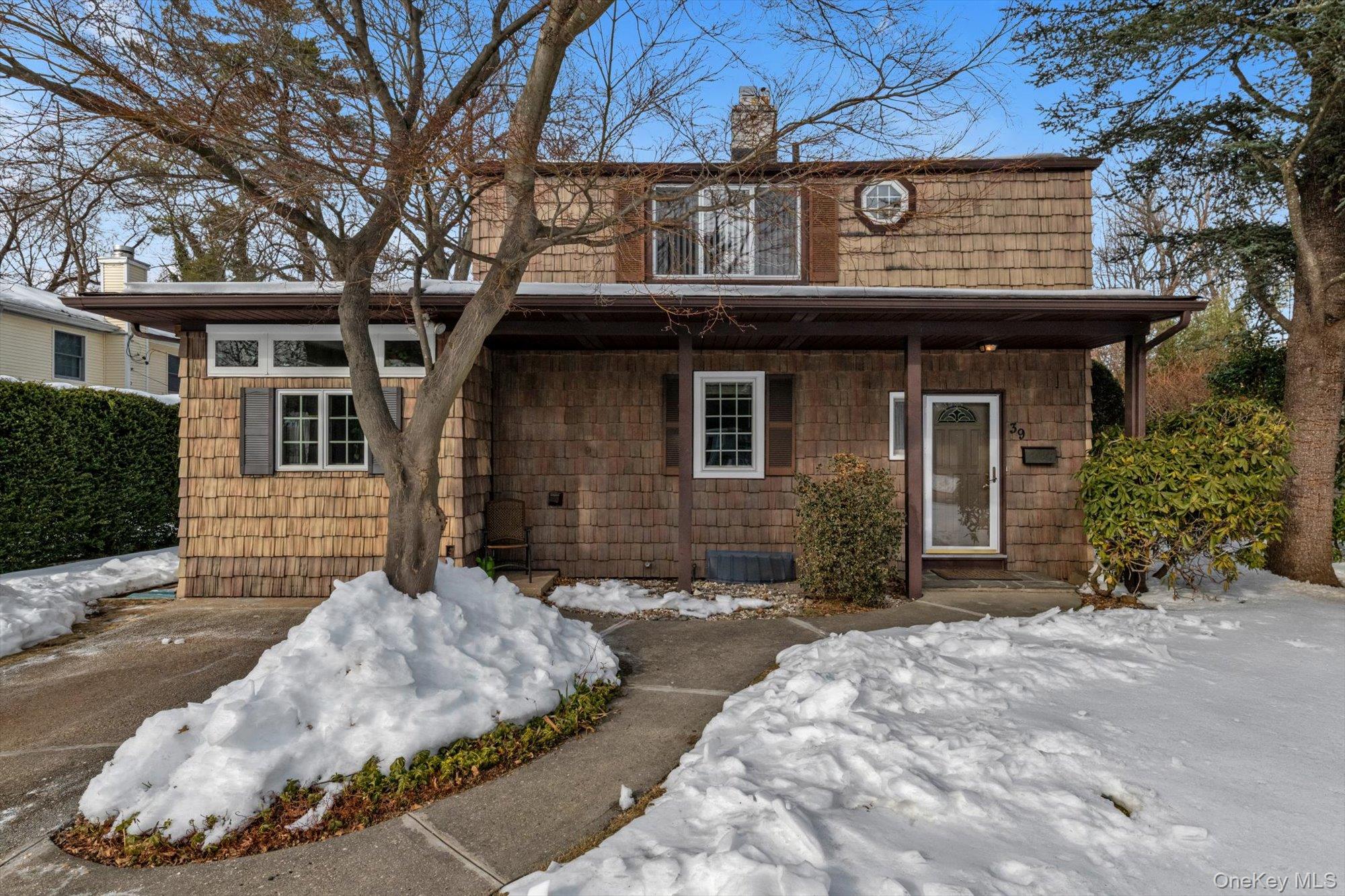 39 Hillturn Lane, Roslyn Heights, NY 11577