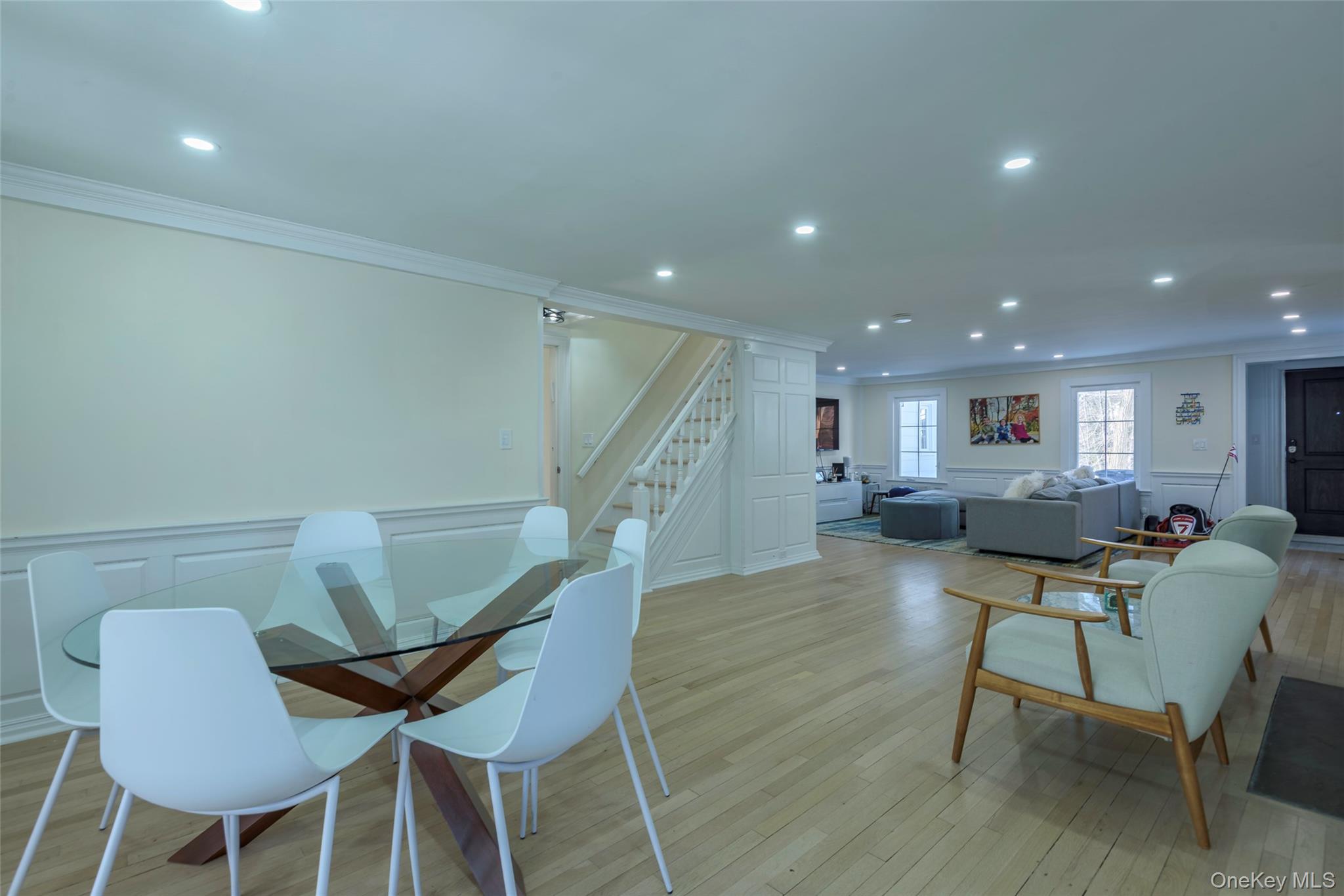 20 N Ravine Road, Great Neck, NY 11023