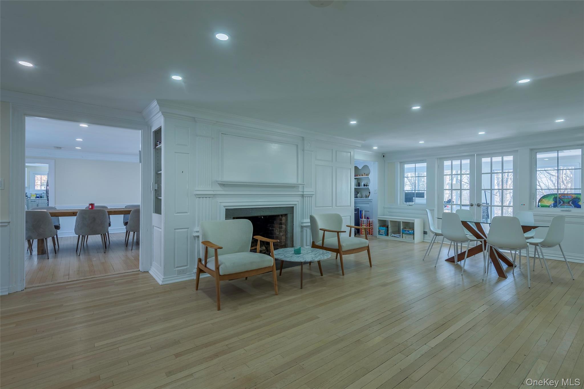 20 N Ravine Road, Great Neck, NY 11023