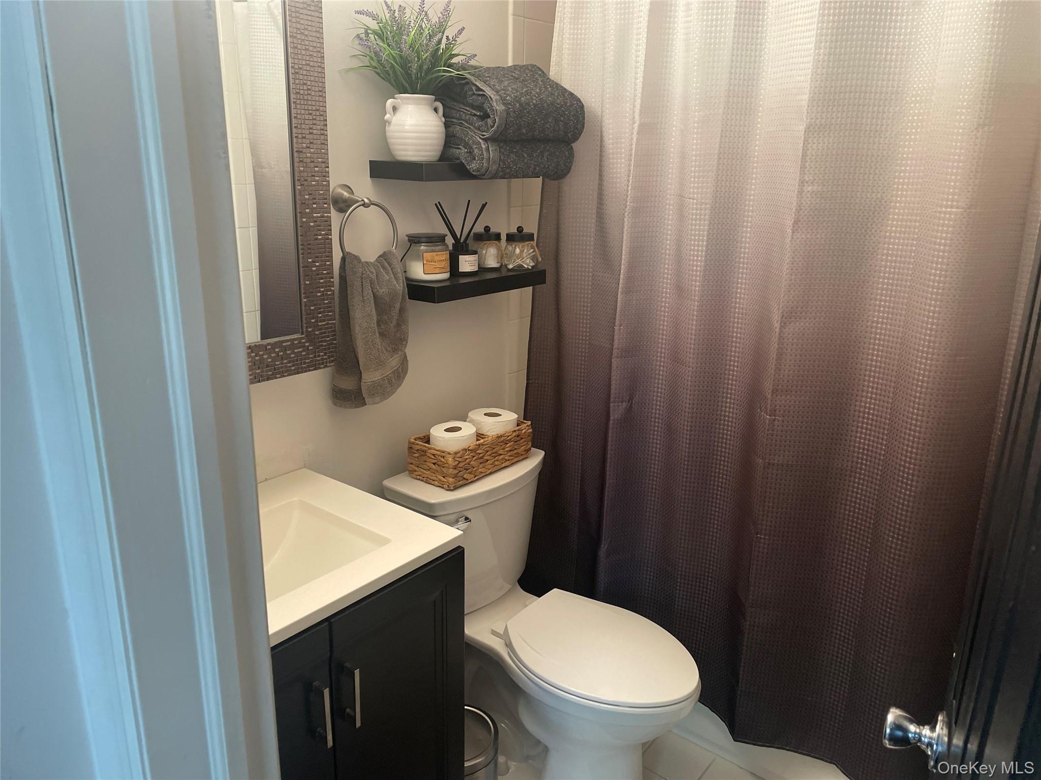 40 Navajo Court # 40, Coram, NY 11727