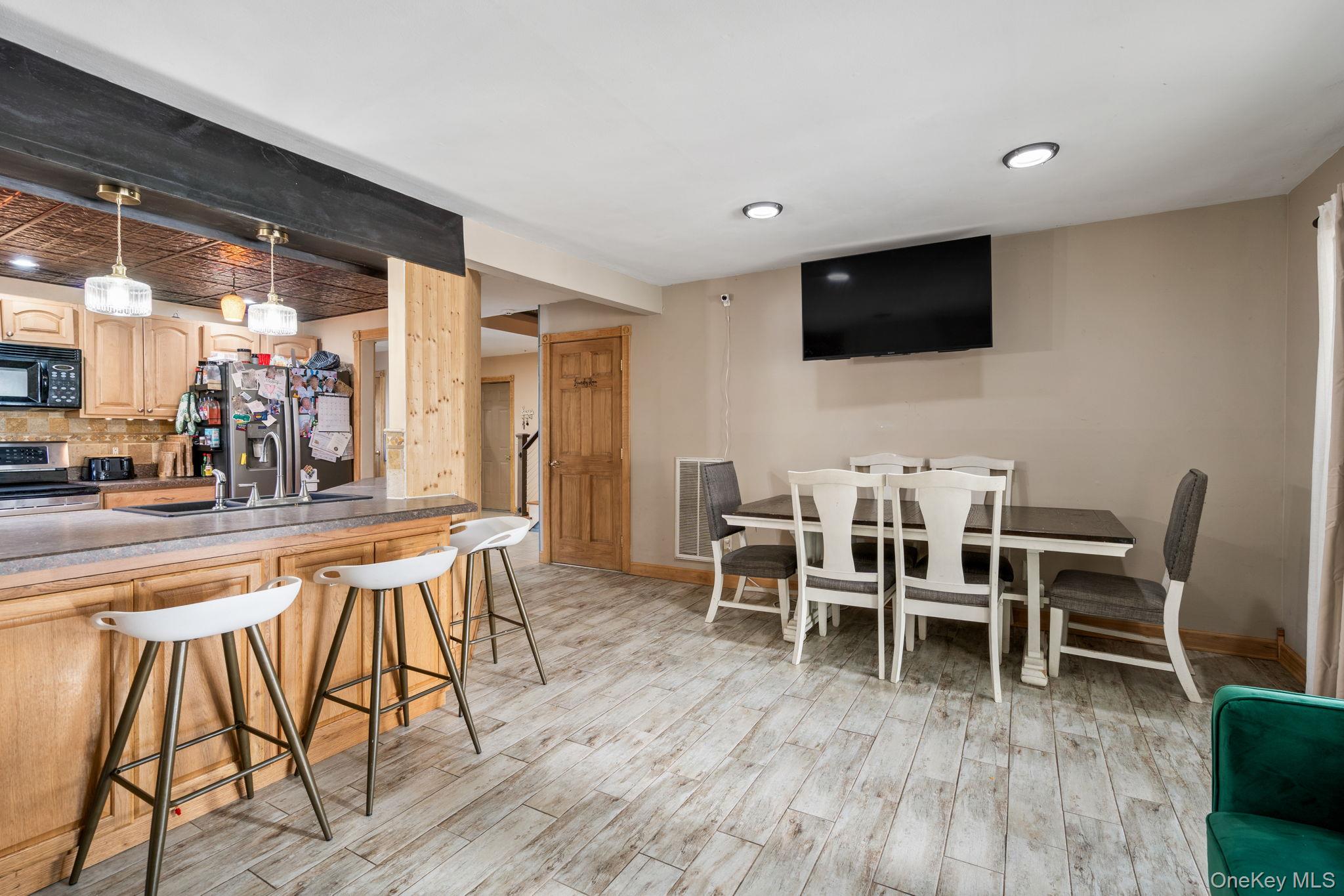 42 Beechwood Park, Poughkeepsie, NY 12601