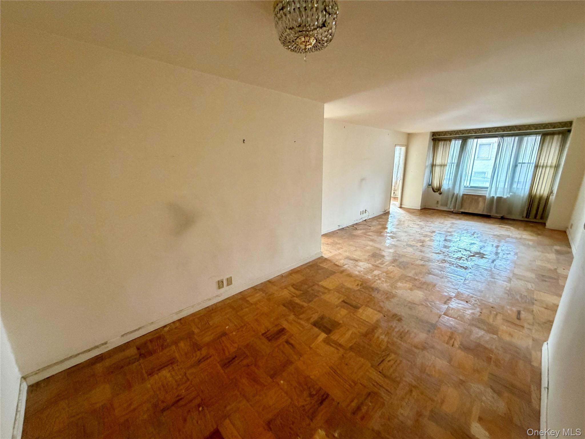 70-25 Yellowstone Boulevard # 3H, Forest Hills, NY 11375