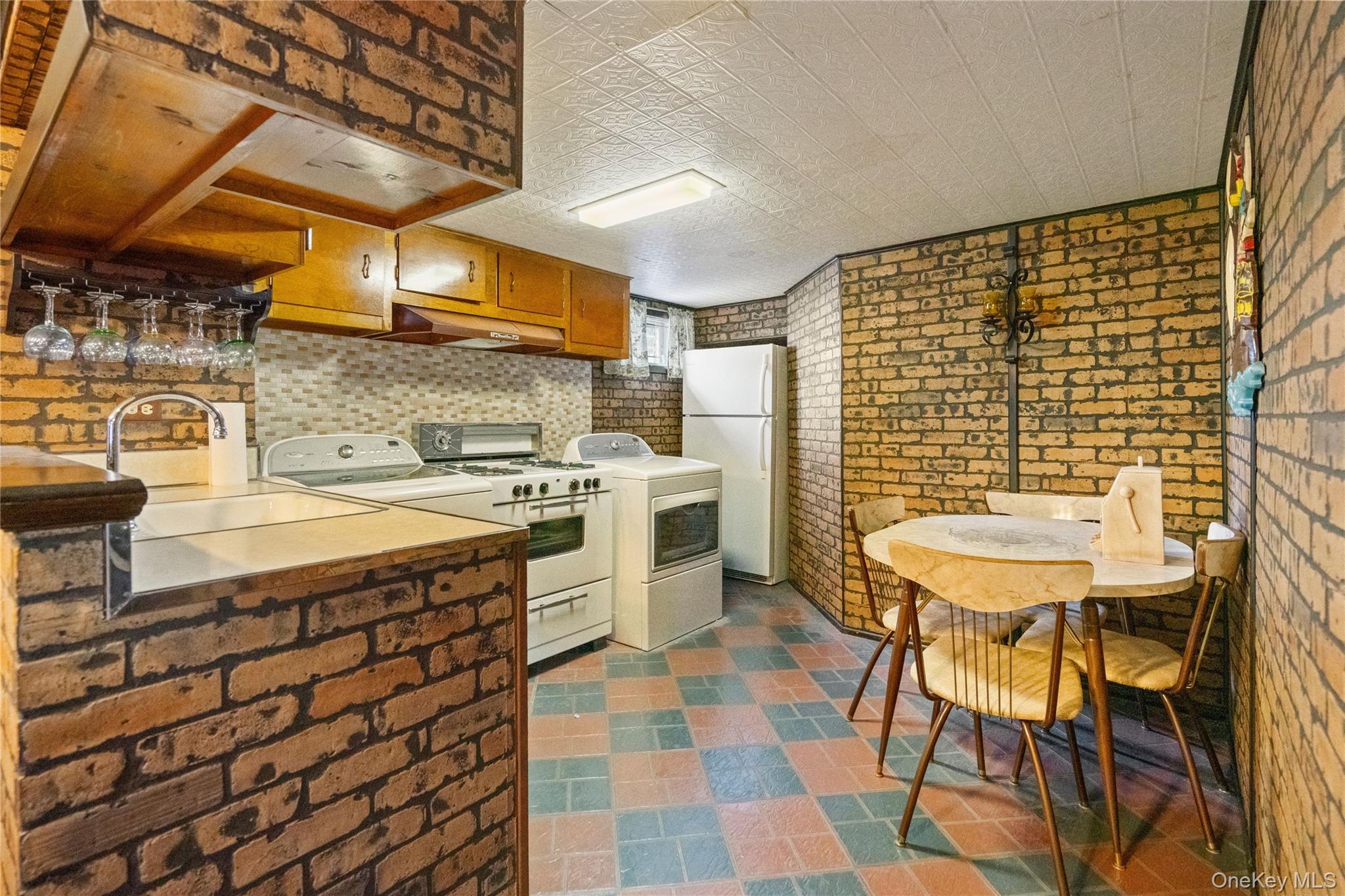 128 Rule Street, Franklin Square, NY 11010