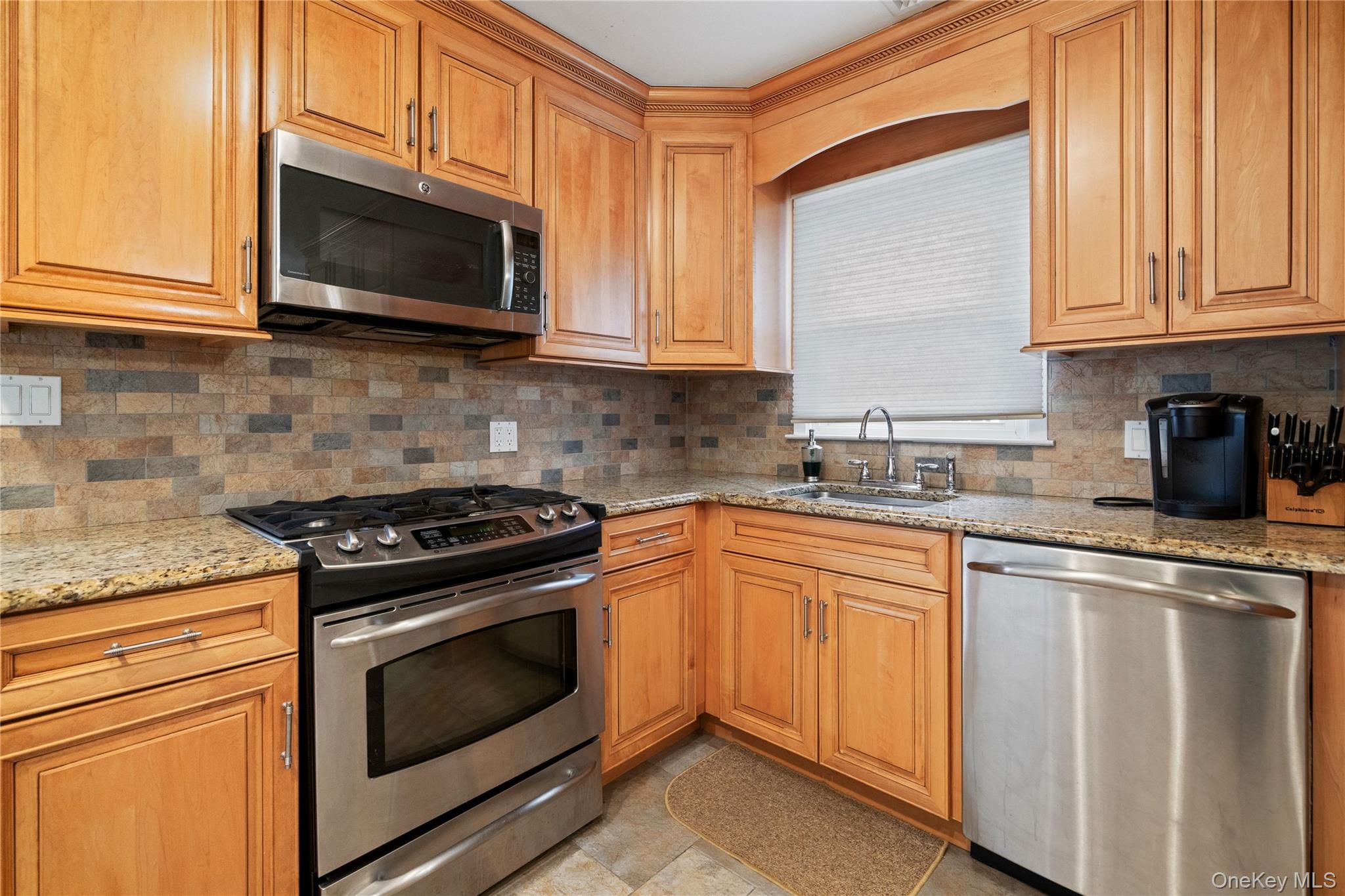 128 Rule Street, Franklin Square, NY 11010