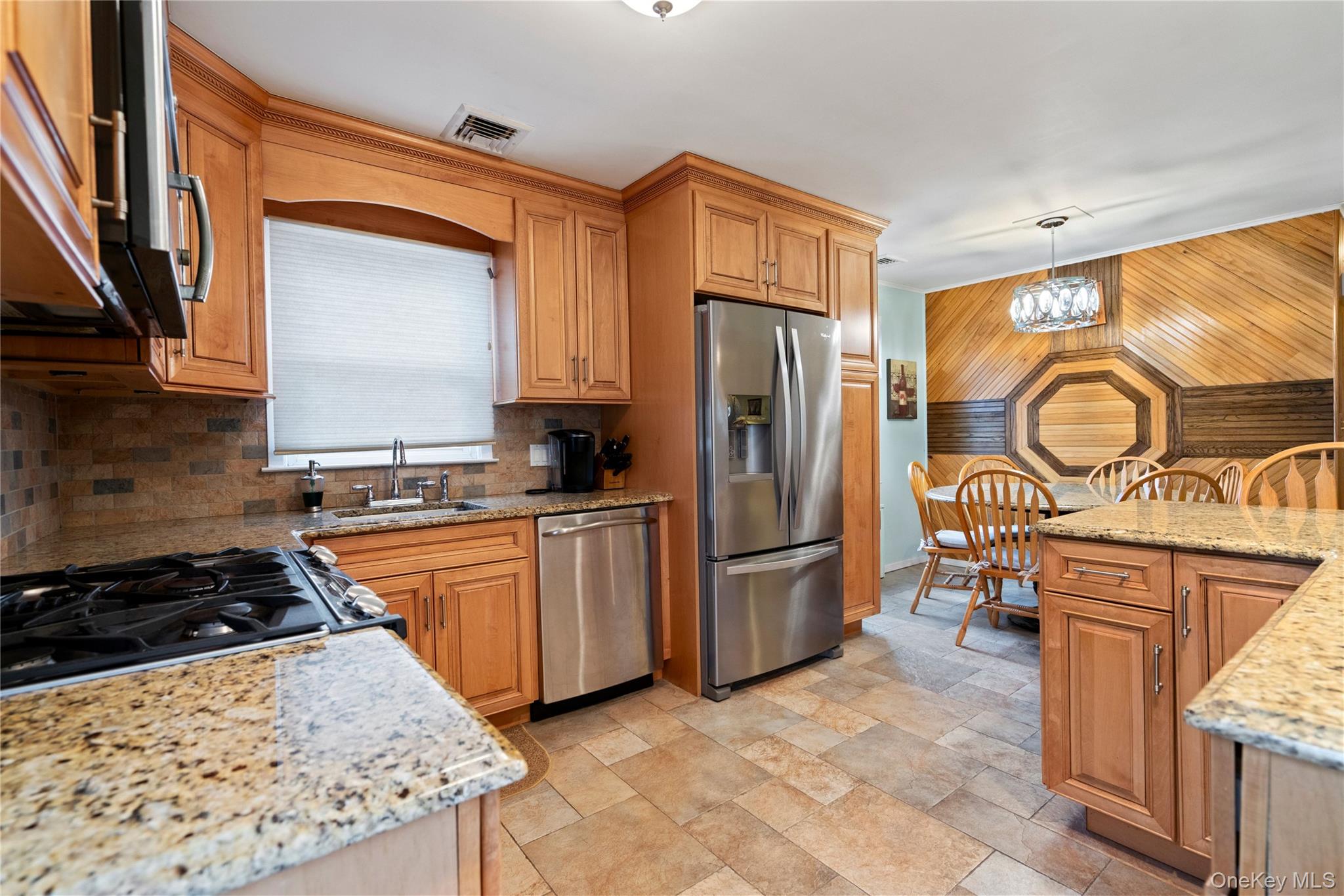 128 Rule Street, Franklin Square, NY 11010