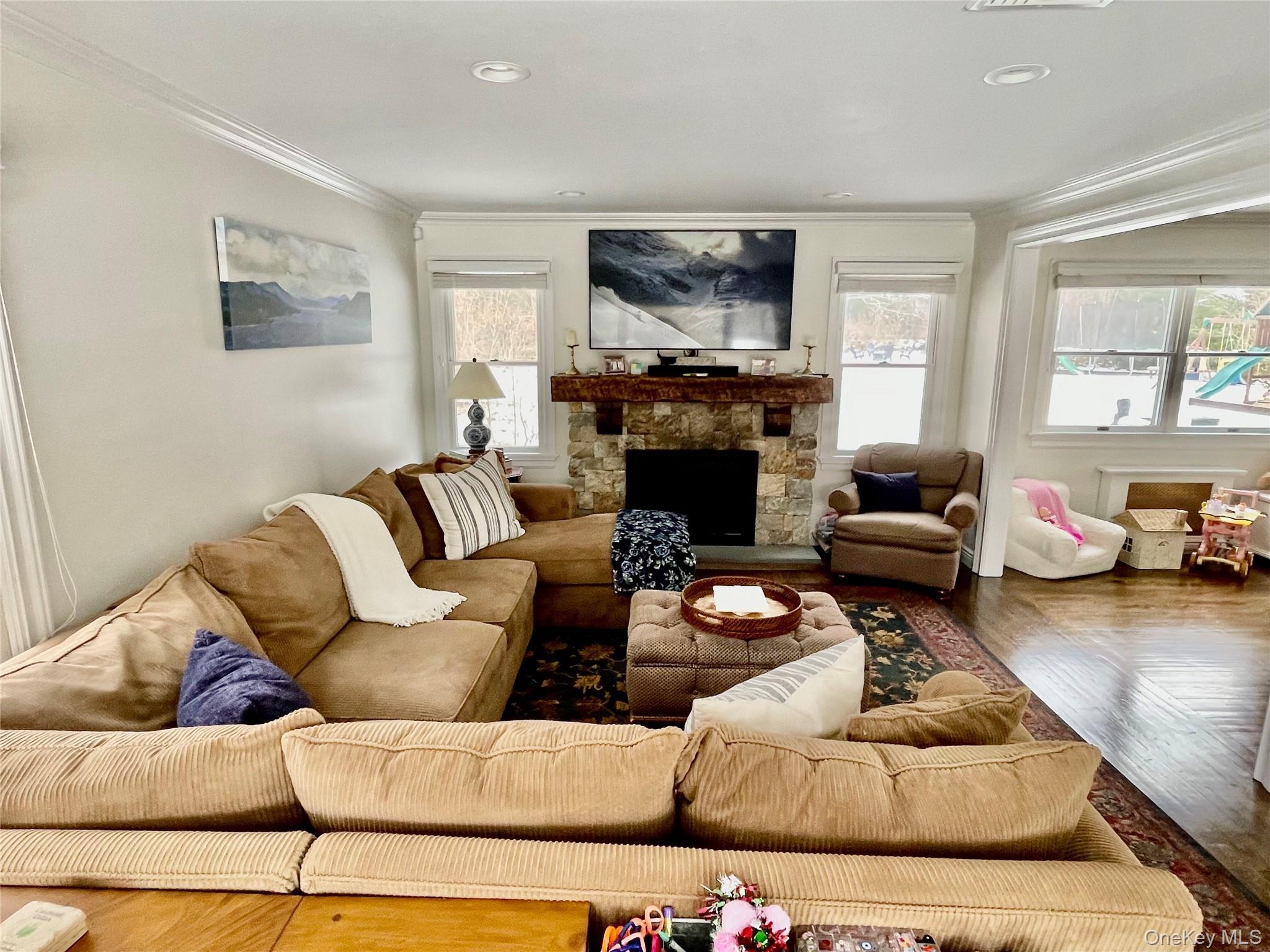 30 Carnegie Avenue, Huntington, NY 11743