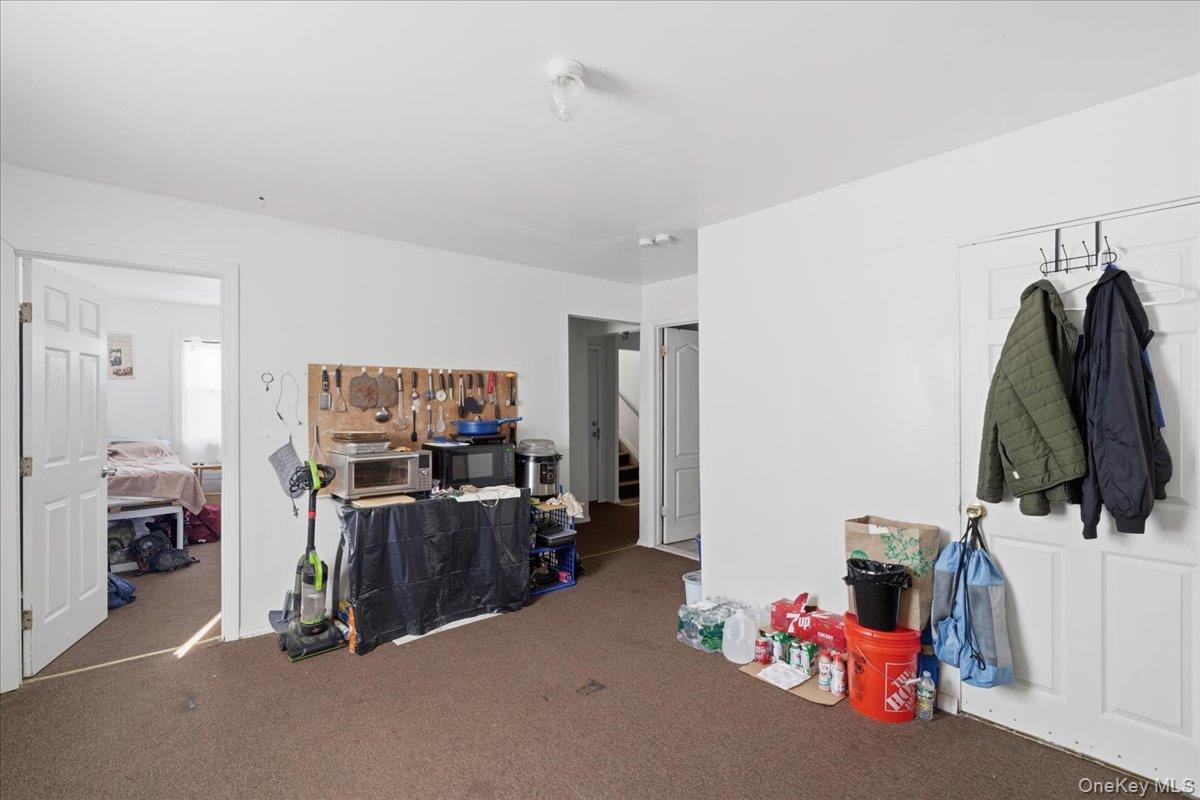 56 Park Lane, Medford, NY 11763