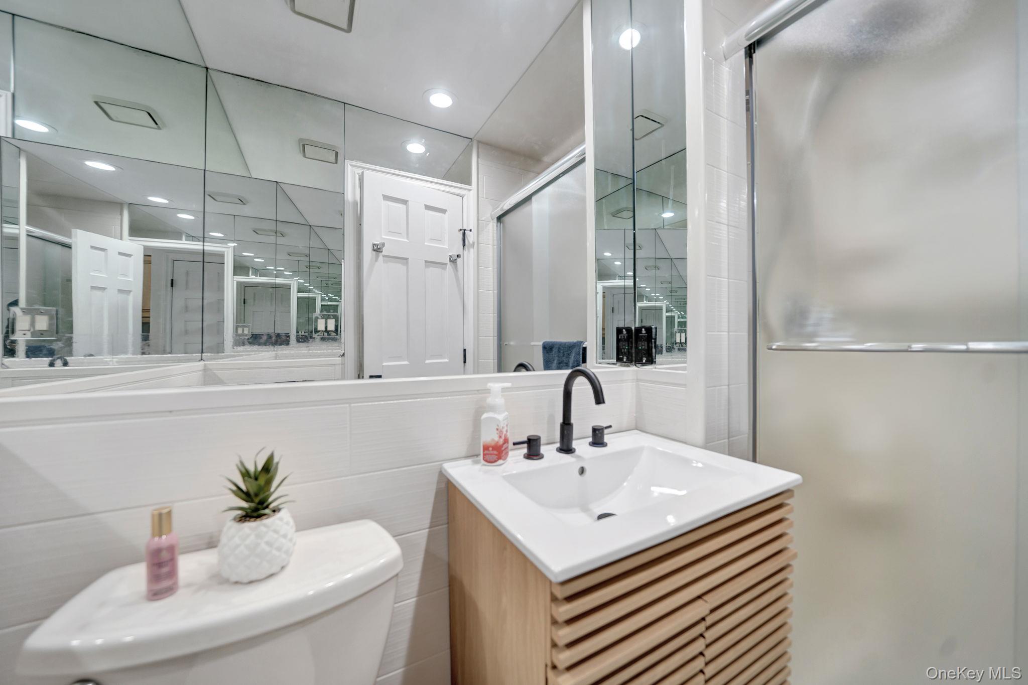 219 Carnation Drive, Farmingdale, NY 11735