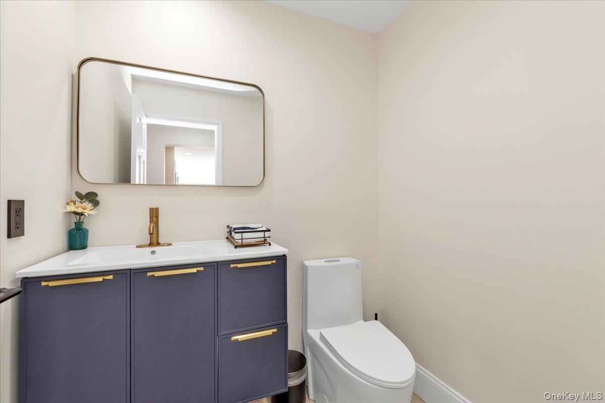 219 Carnation Drive, Farmingdale, NY 11735