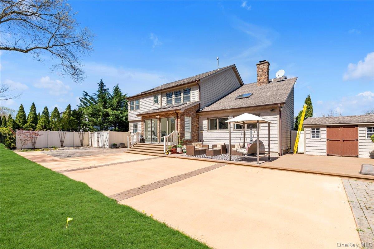 219 Carnation Drive, Farmingdale, NY 11735