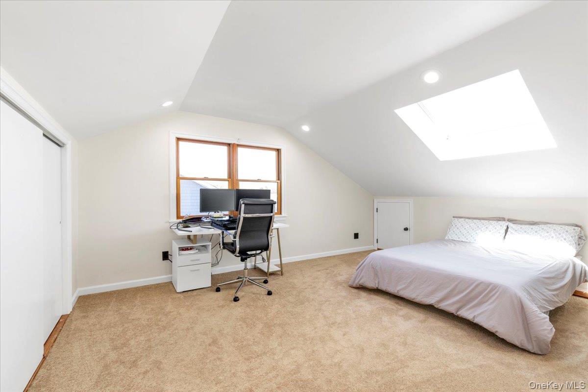 219 Carnation Drive, Farmingdale, NY 11735