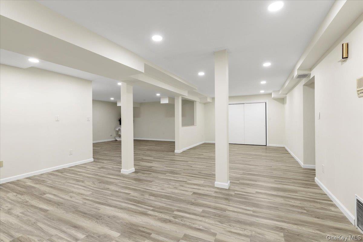 219 Carnation Drive, Farmingdale, NY 11735