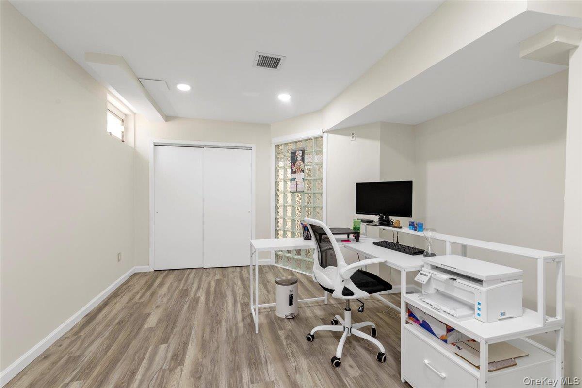 219 Carnation Drive, Farmingdale, NY 11735