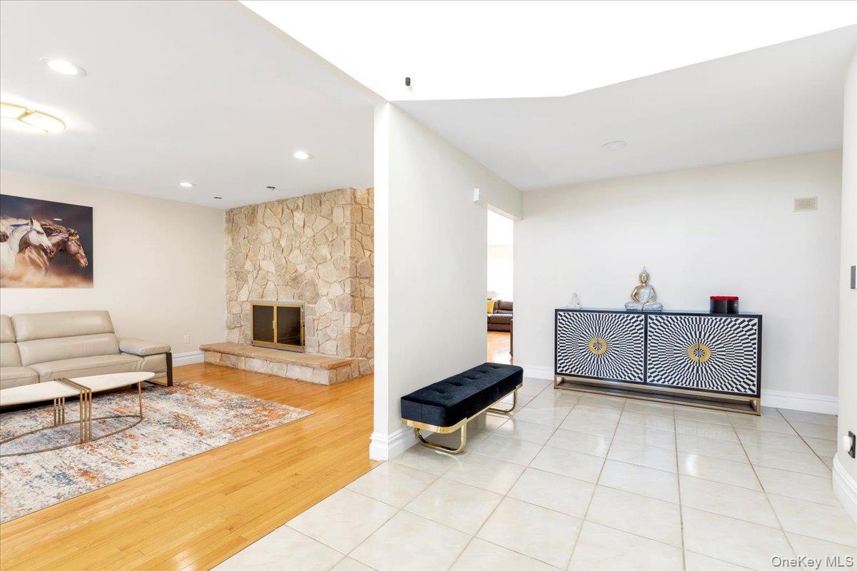 219 Carnation Drive, Farmingdale, NY 11735