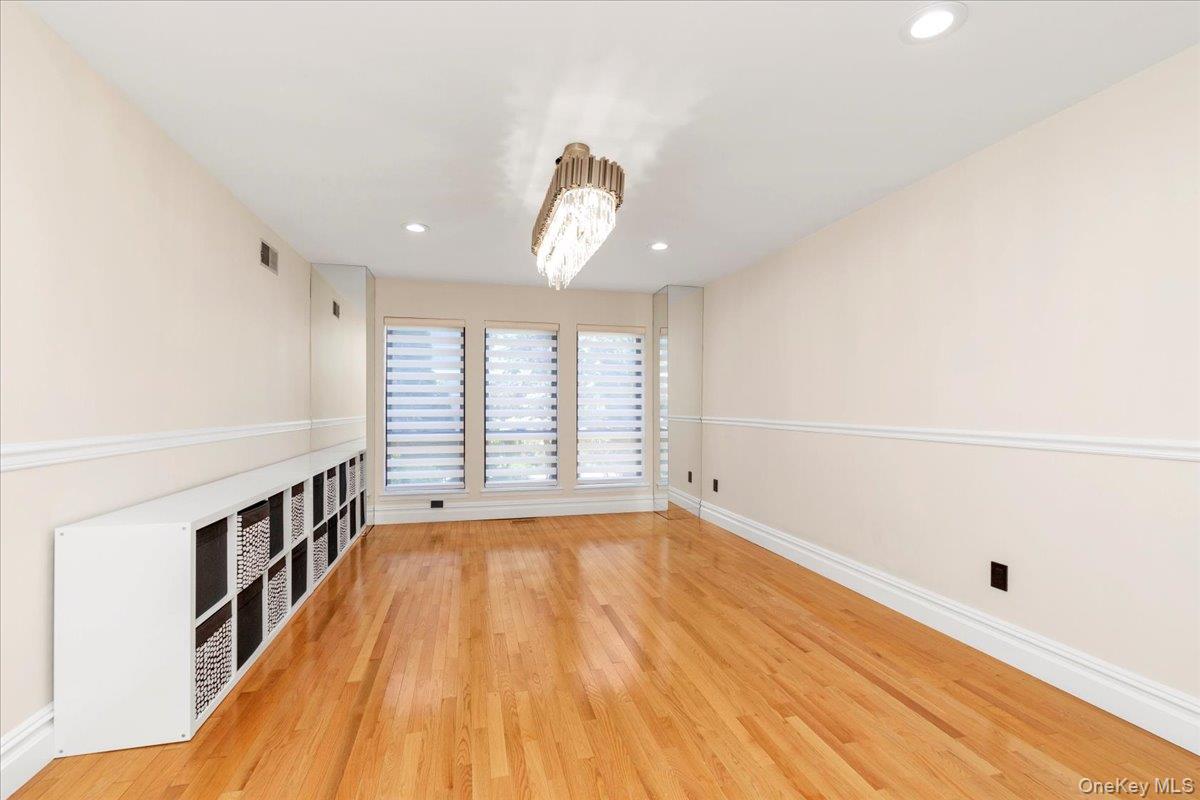 219 Carnation Drive, Farmingdale, NY 11735